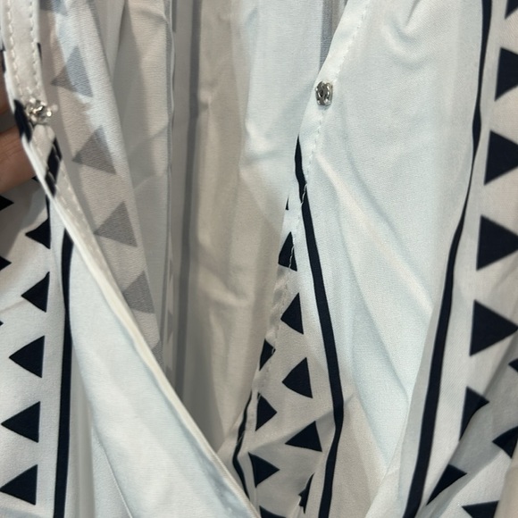 Cupshe bohemian arrow Black and White romper shorts women’s size medium new - Picture 4 of 7